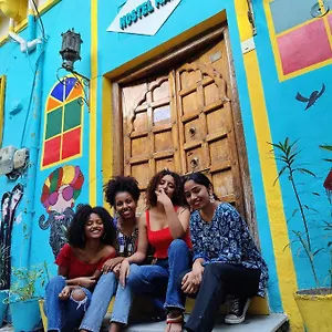  Hostel Mama